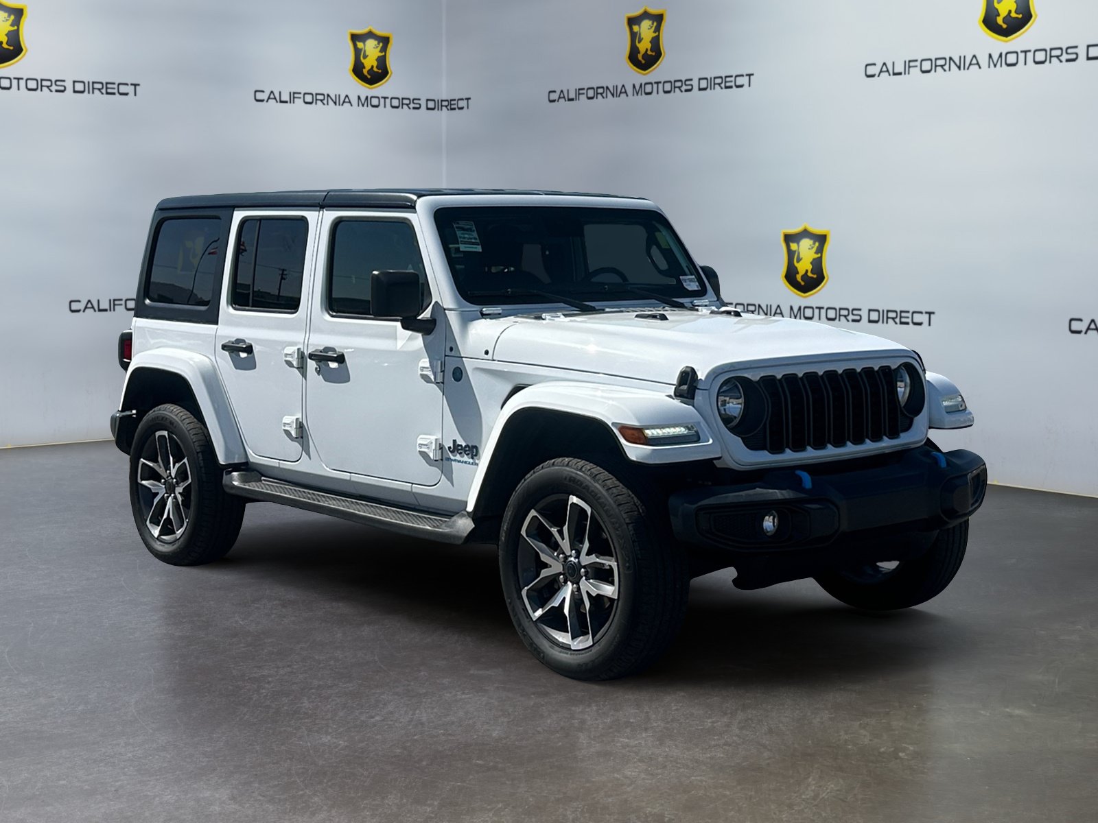 Used 2024 Jeep Wrangler Unlimited w/ Convenience Group AWD/4WD image 7