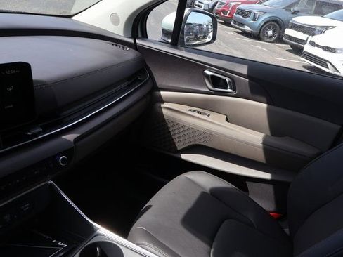 New 2026 Kia Carnival EX FWD image 22