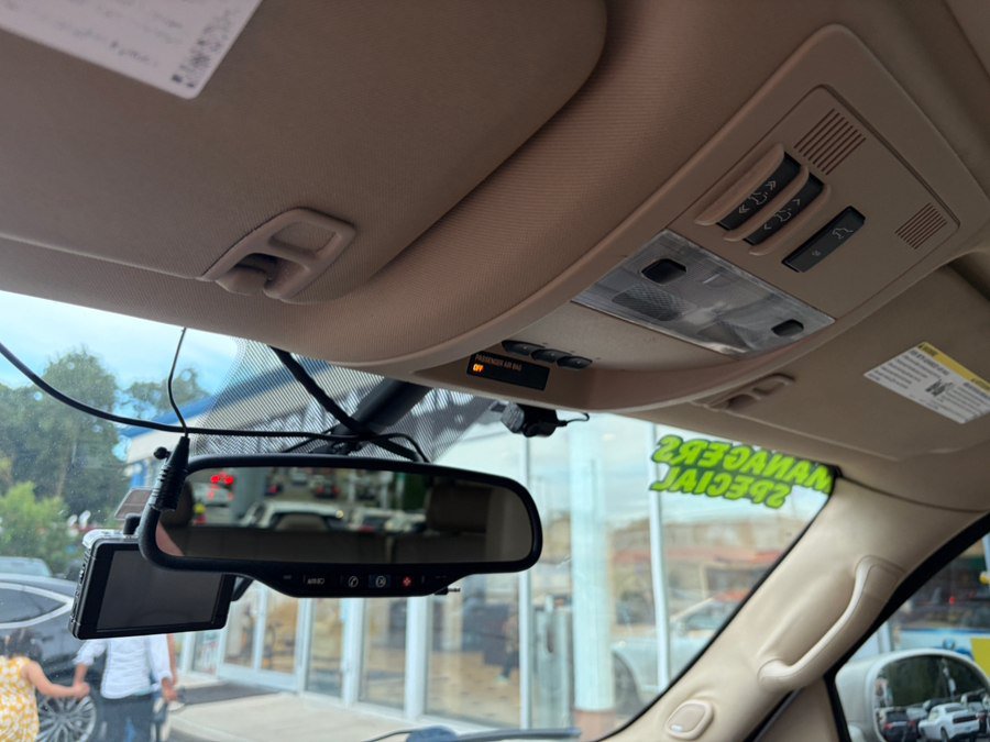Used 2010 Cadillac Escalade 4WD Hybrid image 35