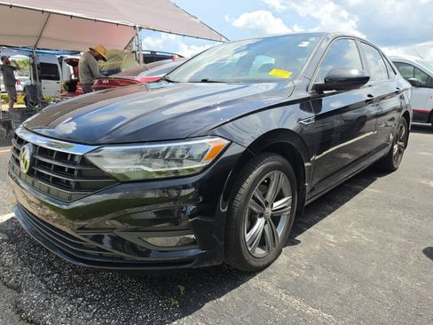 Used 2019 Volkswagen Jetta R-Line w/ R-Line Cold Weather Package FWD image 5