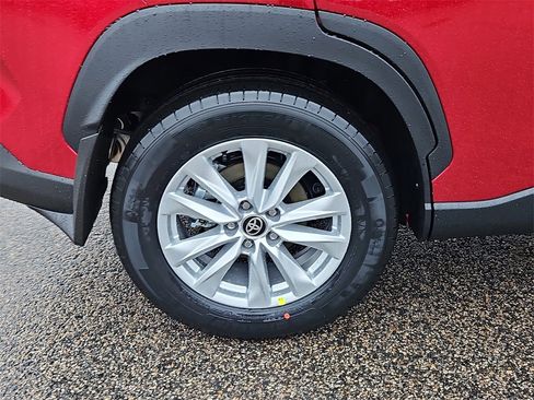 New 2026 Toyota Corolla Cross LE image 5