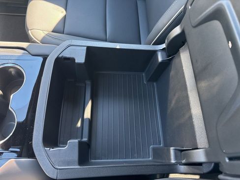 New 2026 GMC Yukon XL Elevation image 15