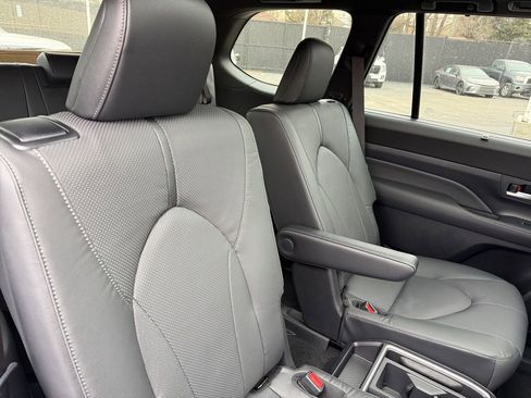 New 2026 Toyota Grand Highlander AWD Hybrid image 25