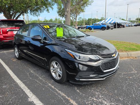 Used 2017 Chevrolet Cruze LT w/ Convenience Package FWD image 1
