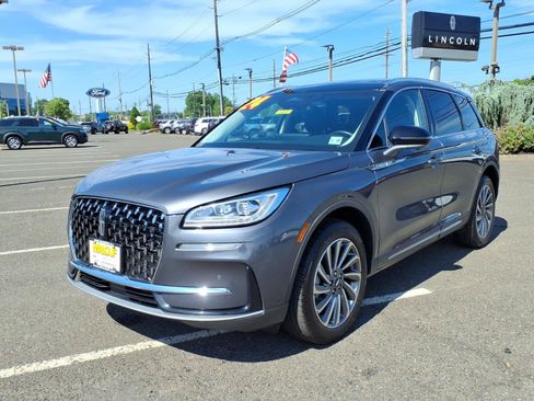Used 2024 Lincoln Corsair Reserve w/ Equipment Group 201A AWD/4WD image 3