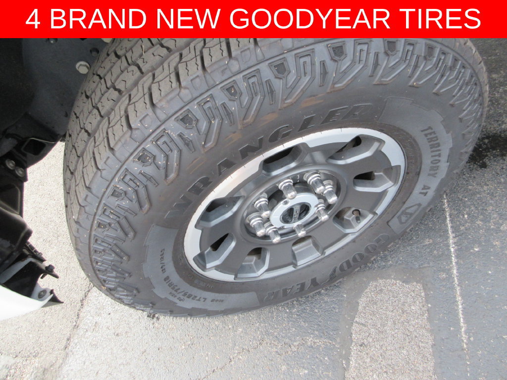 Used 2024 Ford F350 Platinum w/ Tremor Off-Road Package AWD/4WD image 3