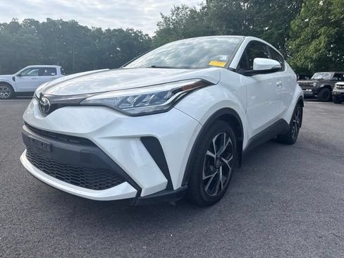 Used 2020 Toyota C-HR XLE FWD image 1