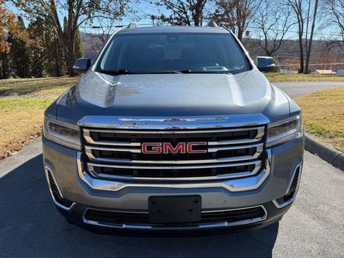 Used 2020 GMC Acadia SLT w/ Driver Alert Package II image 2