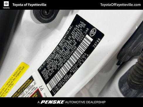 Used 2012 Toyota Camry XLE w/ Leather Pkg FWD image 23