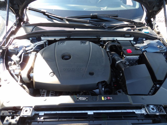 Used 2021 Volvo V60 T6 R-Design w/ Climate Package FWD image 27