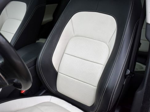 Used 2018 Jaguar F-PACE R-Sport image 38