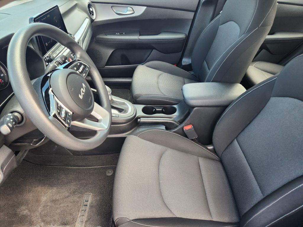 Used 2024 Kia Forte LXS FWD image 12