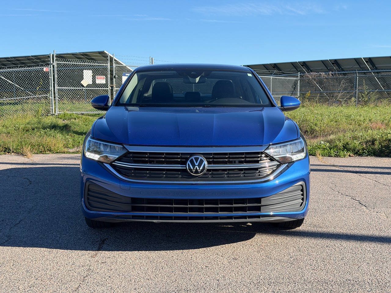 Used 2024 Volkswagen Jetta SE w/ Panoramic Sunroof Package FWD image 8