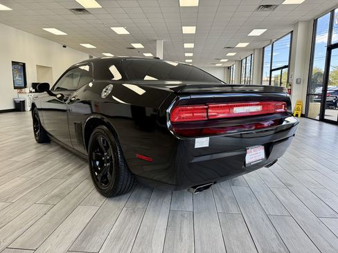 Used 2013 Dodge Challenger R/T image 7