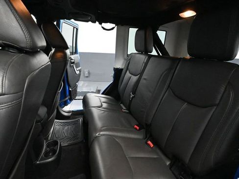 Used 2014 Jeep Wrangler Unlimited Sahara w/ Katzin Premium Leather Group image 31