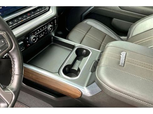 Used 2025 Chevrolet Silverado 3500 High Country w/ High Country Premium Package image 19