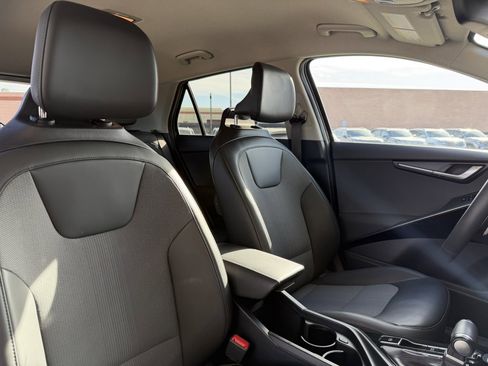 Used 2024 Kia Niro EX image 41