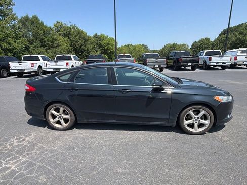 Used 2016 Ford Fusion SE w/ Equipment Group 201A FWD image 8