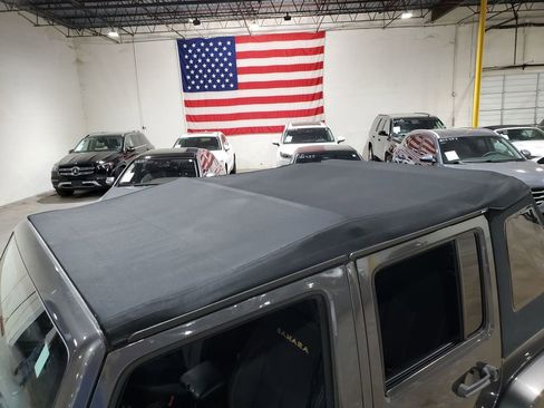 Used 2014 Jeep Wrangler Unlimited Sahara w/ Connectivity Group AWD/4WD image 47