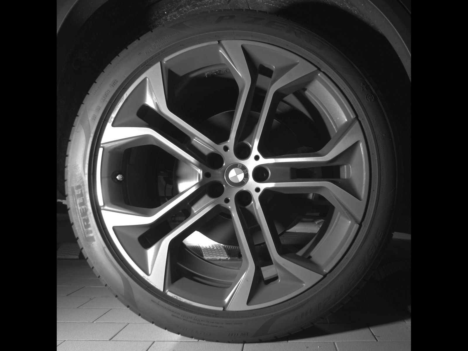 Used 2024 BMW X5 sDrive40i w/ Executive Package RWD image 12