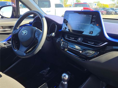 Used 2021 Toyota C-HR XLE image 8