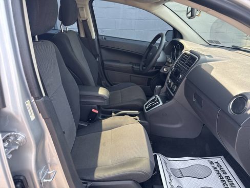 Used 2011 Dodge Caliber Mainstreet FWD image 23