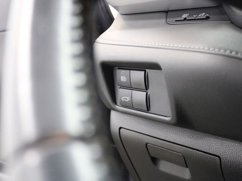 Used 2021 Toyota Highlander XLE image 36