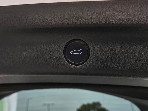 Used 2022 Tesla Model Y Performance image 24