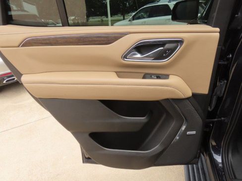 Used 2022 Chevrolet Tahoe Premier AWD/4WD image 18