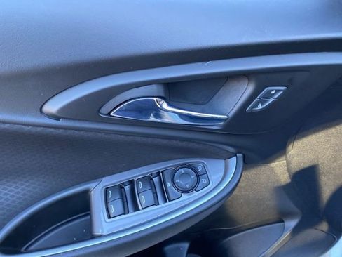 Used 2017 Chevrolet Malibu LS image 21