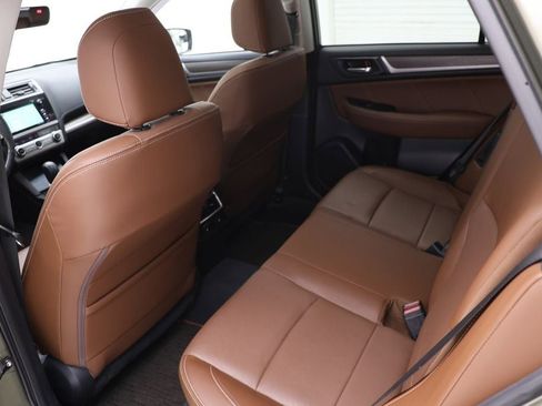 Used 2017 Subaru Outback 2.5i Touring w/ Popular Package #5A image 12