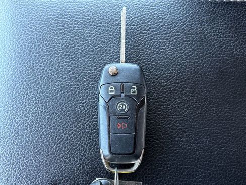 Certified 2020 Ford F250 Lariat w/ Lariat Value Package image 32