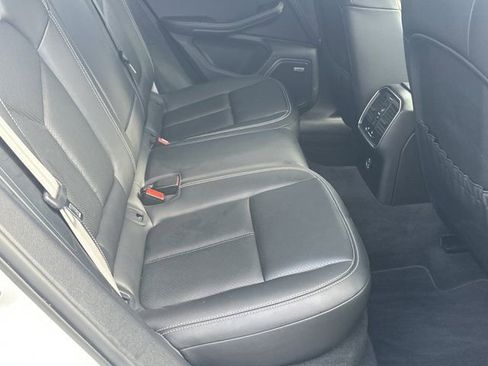 Used 2022 Porsche Macan image 17