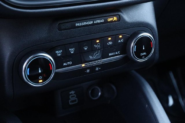 Certified 2025 Ford Escape ST-Line AWD/4WD image 18
