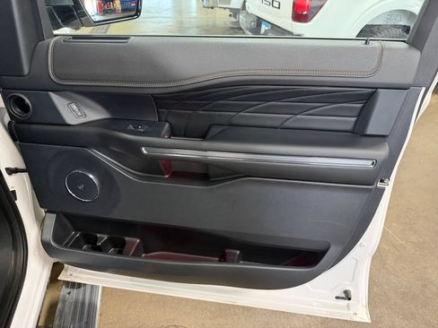 Used 2018 Ford Expedition Max Platinum AWD/4WD image 21