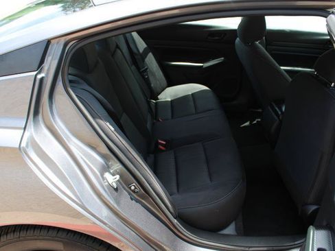 Used 2024 Nissan Altima 2.5 S FWD image 13