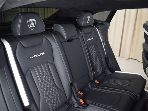 Used 2024 Lamborghini Urus S image 18