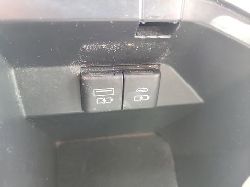 Used 2021 Toyota Camry SE image 22