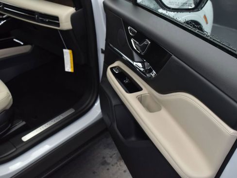 New 2025 Lincoln Corsair Grand Touring w/ Jet Appearance Package image 16