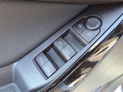 New 2026 Chevrolet Equinox LT w/ LPO, Floor Liner Package image 11