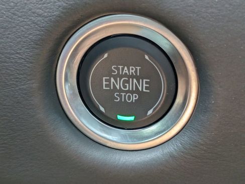 Certified 2025 Cadillac Escalade ESV Sport Platinum AWD/4WD image 33