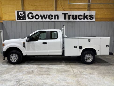 Used 2020 Ford F250 XL w/ Power Equipment Group image 2