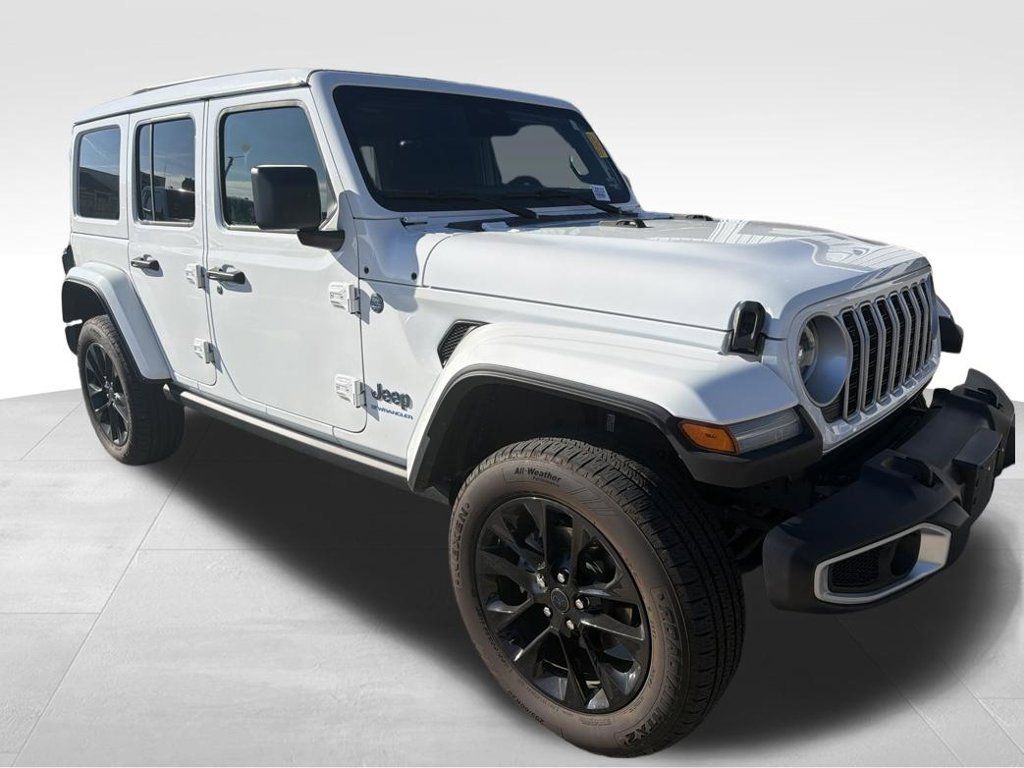 Used 2025 Jeep Wrangler Unlimited Sahara w/ Safety Group AWD/4WD image 11
