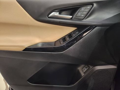 Used 2025 Chevrolet Equinox ACTIV w/ Convenience Package III FWD image 23