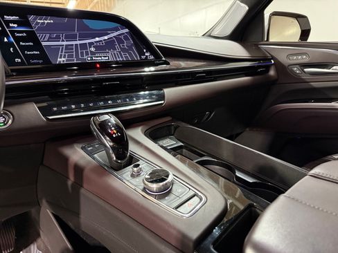 Certified 2023 Cadillac Escalade ESV Sport Platinum AWD/4WD image 15