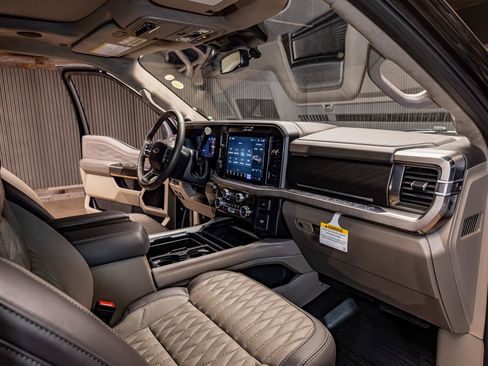 Used 2026 Ford F350 Platinum w/ Platinum Plus Package image 14