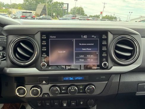 Used 2021 Toyota Tacoma TRD Off-Road w/ Technology Package AWD/4WD image 36