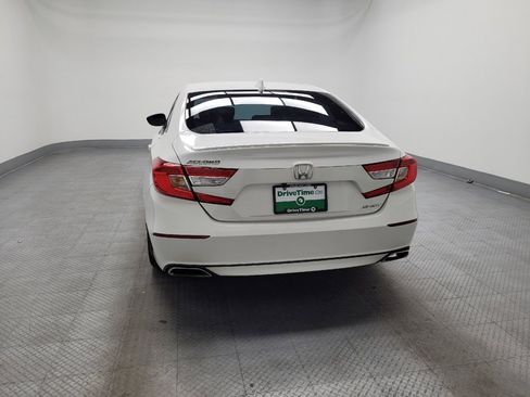 Used 2018 Honda Accord Sport image 6