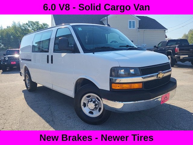Used 2019 Chevrolet Express 2500 w/ Driver Convenience Package RWD image 1