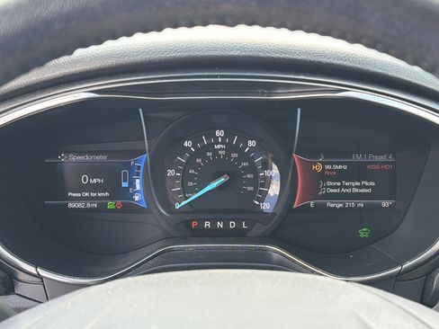 Used 2017 Ford Fusion Titanium FWD image 9